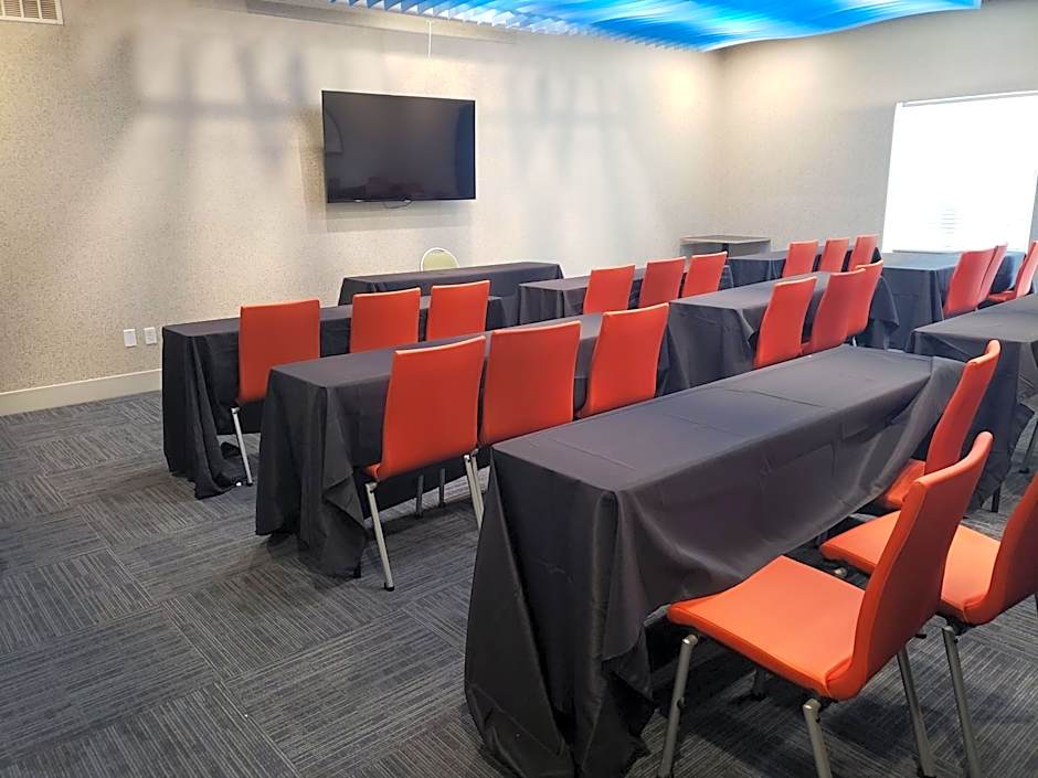 Holiday Inn Express Tampa N I-75 - University Area, an IHG Hotel By IHG