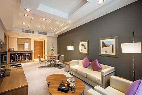 Premium Suite King (Non-Smoking)