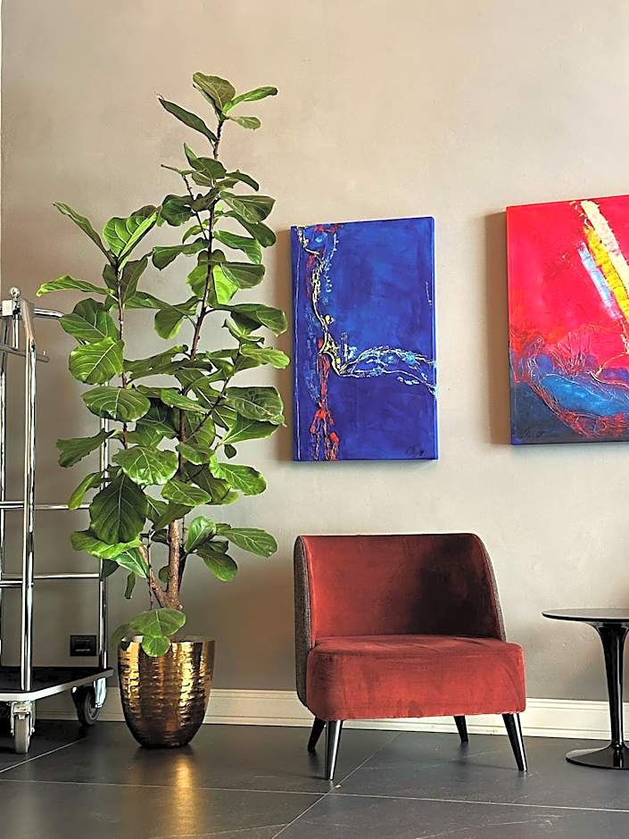Flom Boutique Hotel