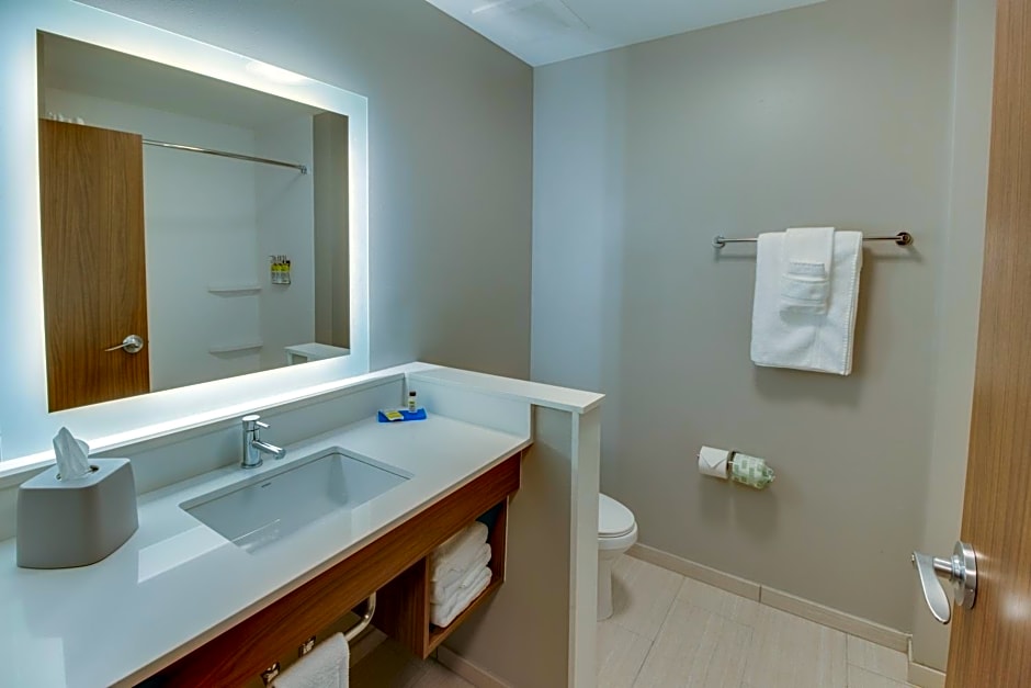 Holiday Inn Express & Suites Union City By IHG