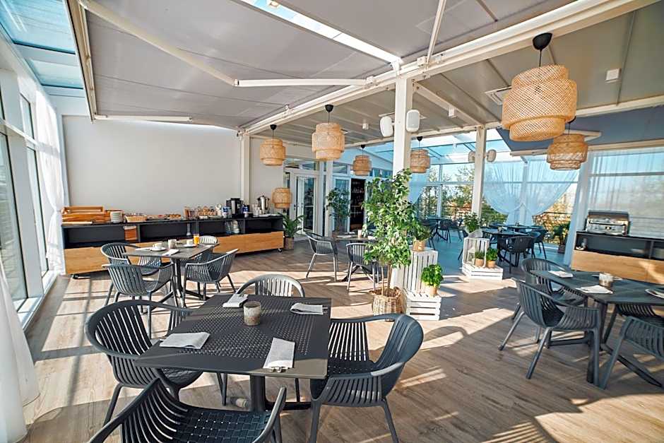 Molo Park Aparthotel