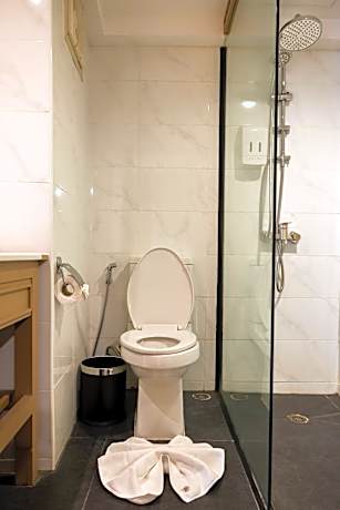 Connecting Room