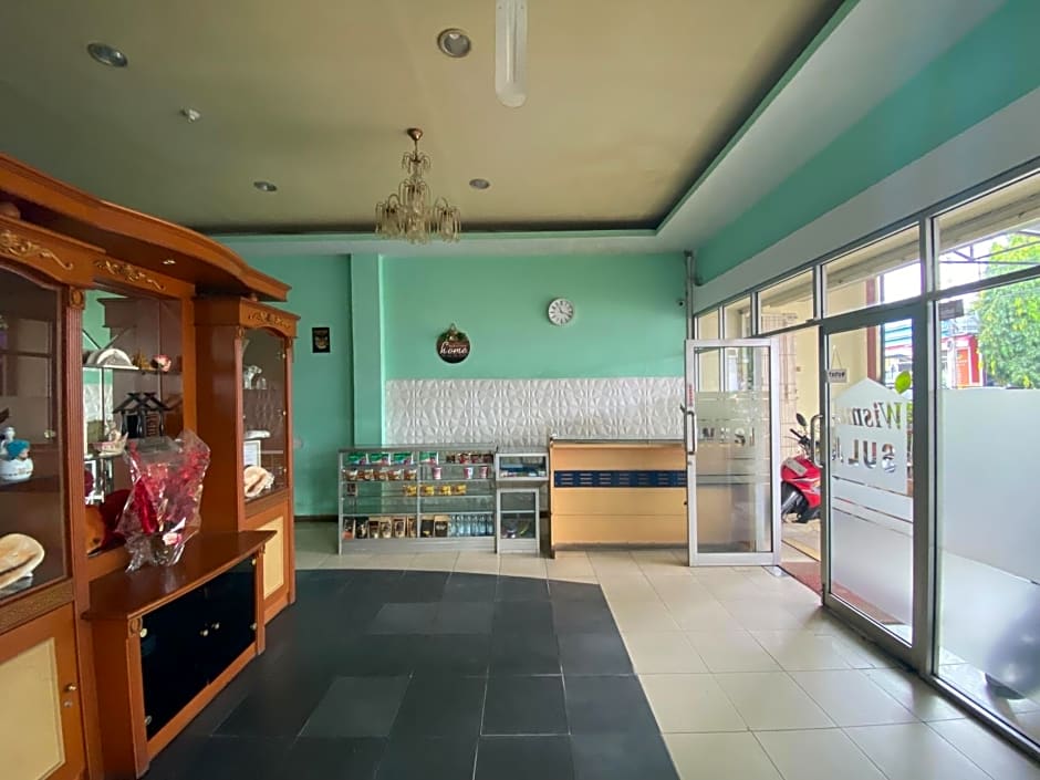 RedDoorz near Terminal Dangerakko Palopo