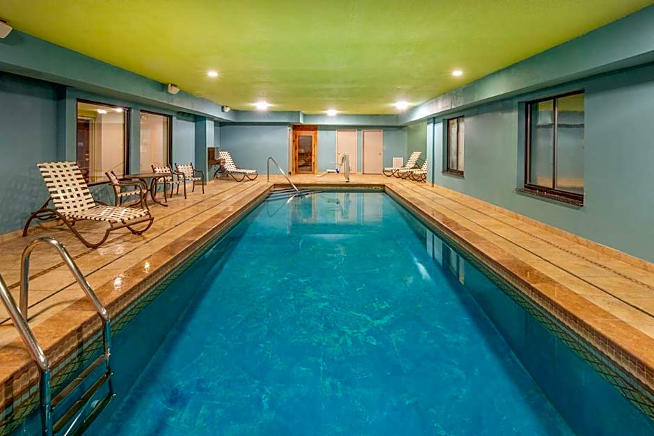 Holiday Inn Express Hotel & Suites North East - Erie I-90 Exit 41 By IHG