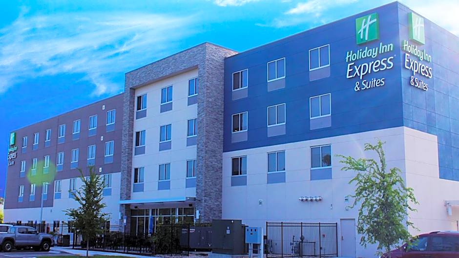 Holiday Inn Express & Suites - Jacksonville W - I295 and I10 By IHG