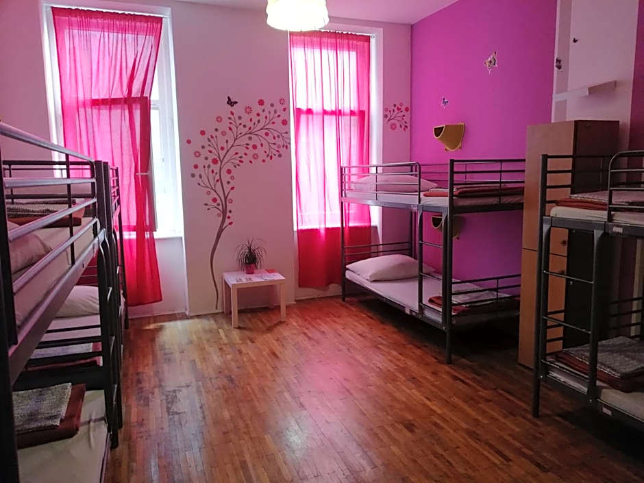 Budapest Party Hostel at Udvarom