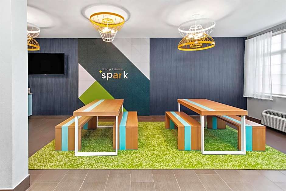 Spark by Hilton Rochester South