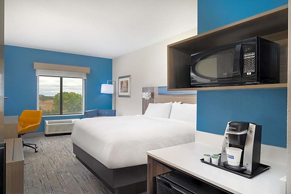 Holiday Inn Express Pratt By IHG