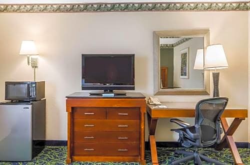 Quality Inn & Suites Lexington