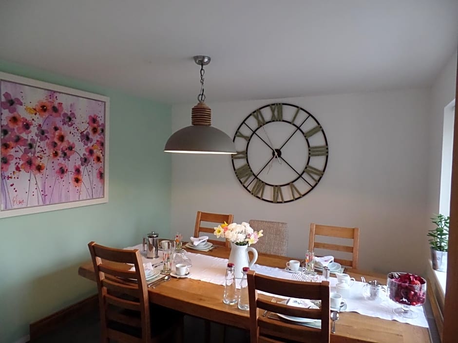 Lon y Traeth Bed & Breakfast
