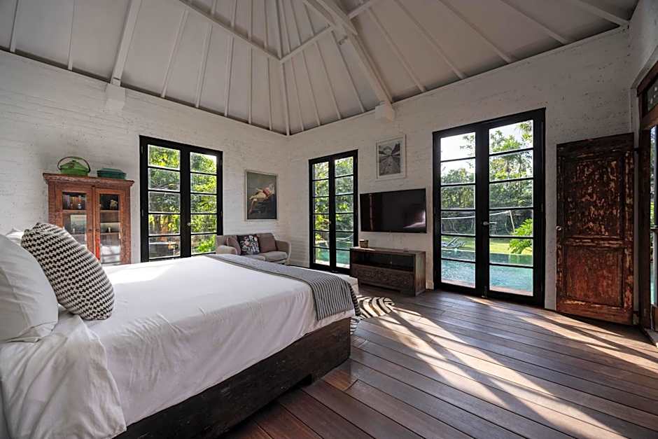 Villa Sajak 5 Bedroom Umalas