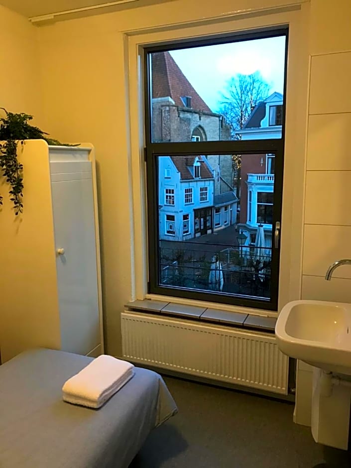 Kleinschalig Hostel in Deventer, hartje stad, aan de IJssel,