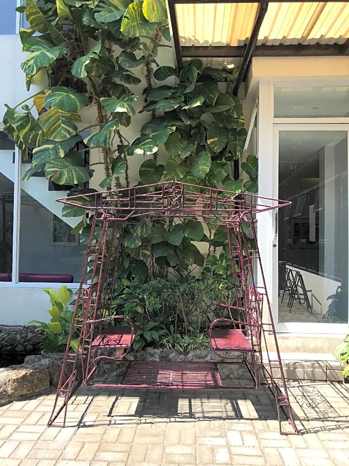 Purple Tree Bed and Breakfast