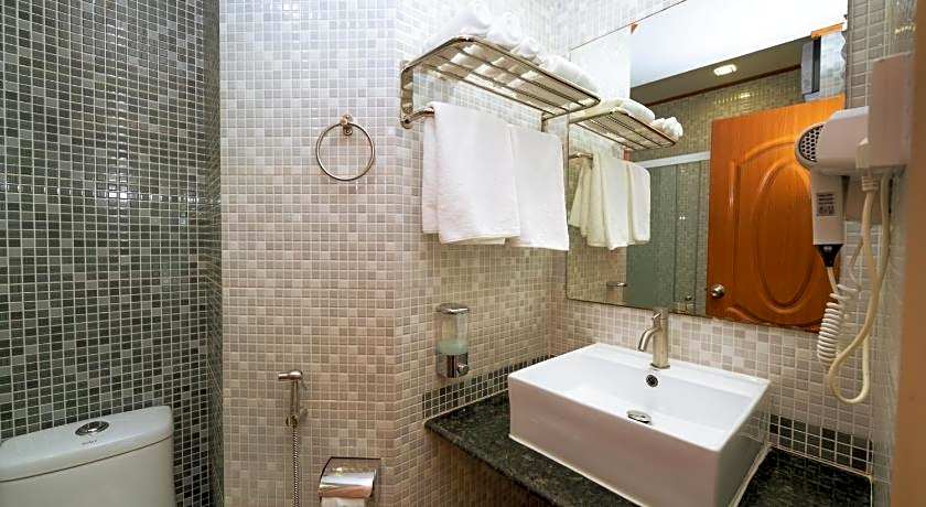 Beach Breeze and spa