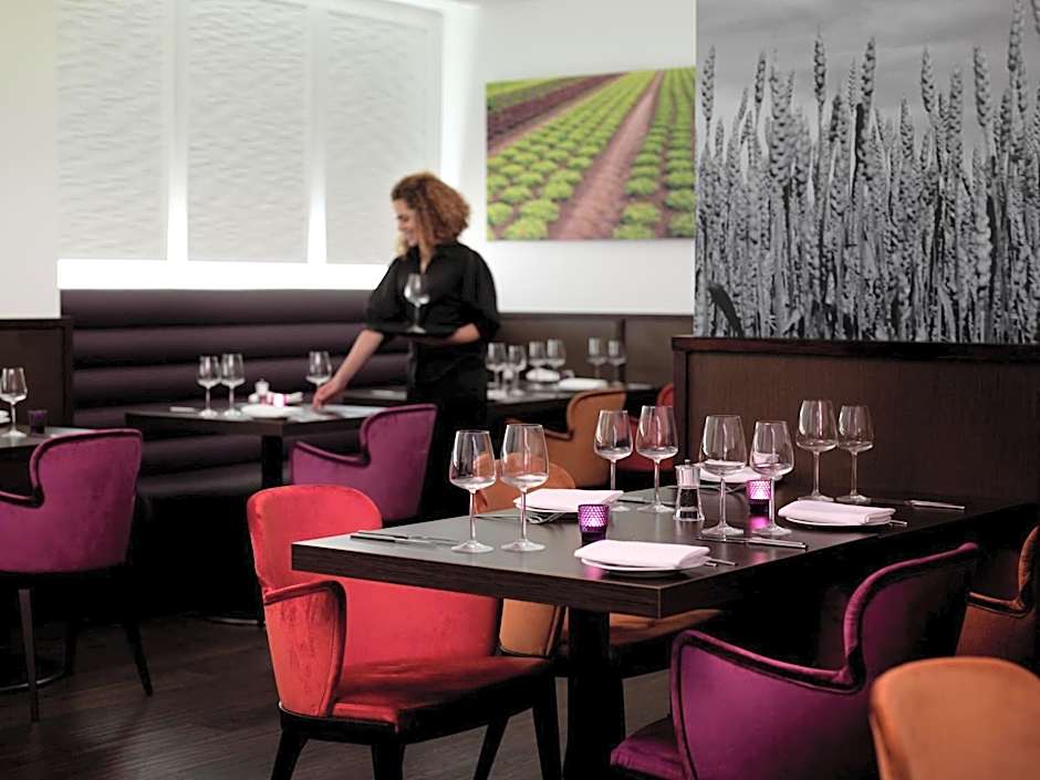 12 London Street Apartments