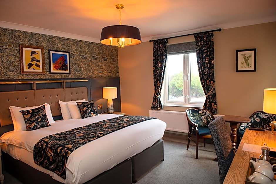 The Red Lion Inn by Chef & Brewer Collection