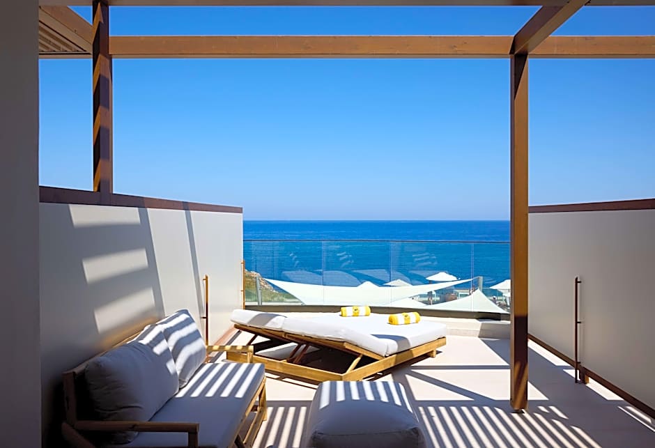 Photo 1 of 12 of King Infinite Sea View Escape