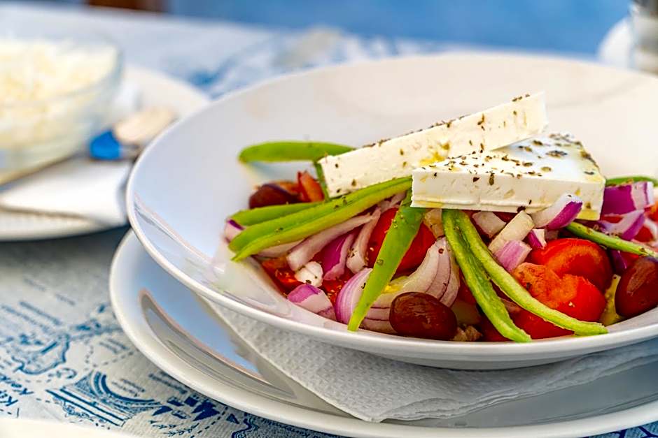 Sandy Beach Complex - Poolside Studios & Seaside Apartments