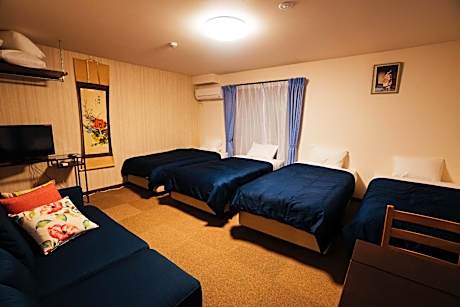 Deluxe Family Suite