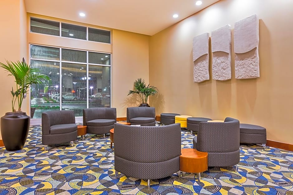 Hampton Inn & Suites Owensboro Downtown Waterfront