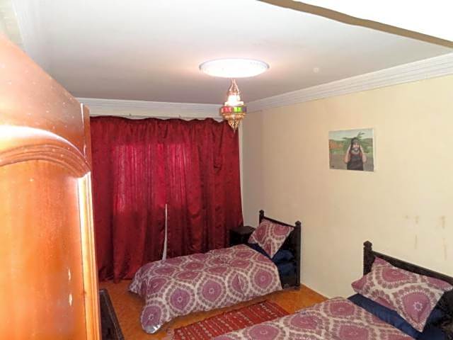 Manis Apartment Set in a Hotel Area