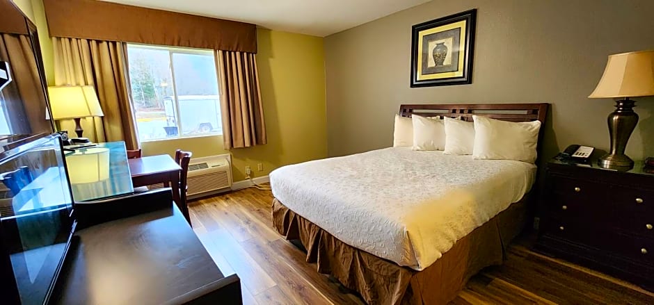 Crest Trail Lodge