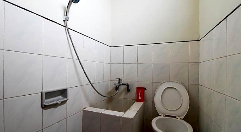 RedDoorz near Sarangan Lake