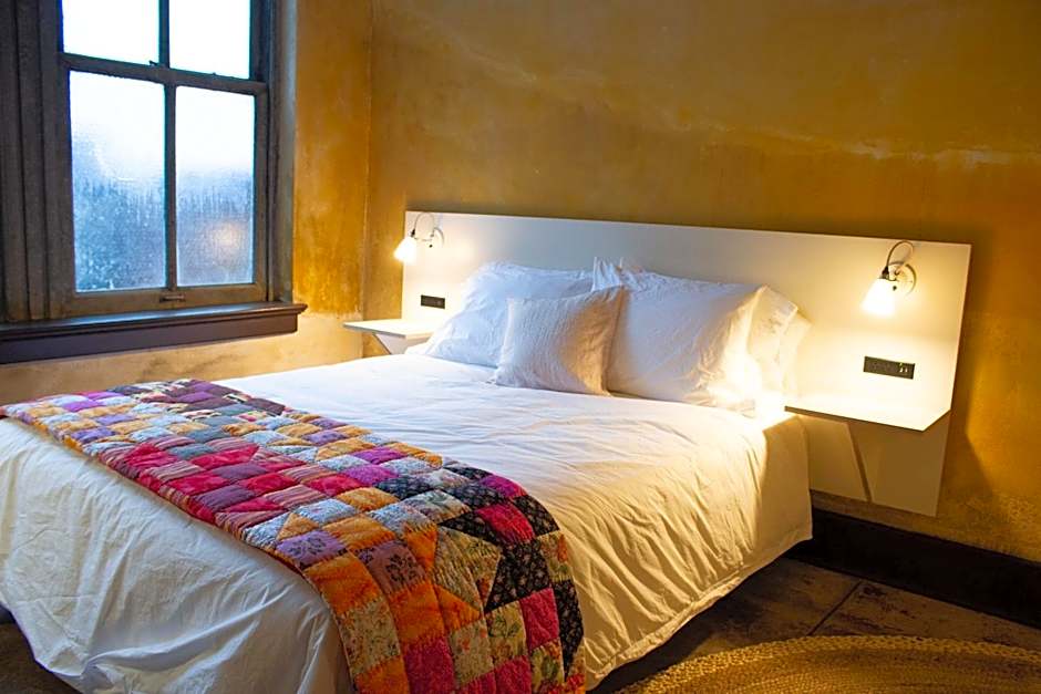 Travelers Hotel