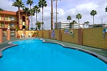 Super 8 by Wyndham Anaheim/Disneyland Drive