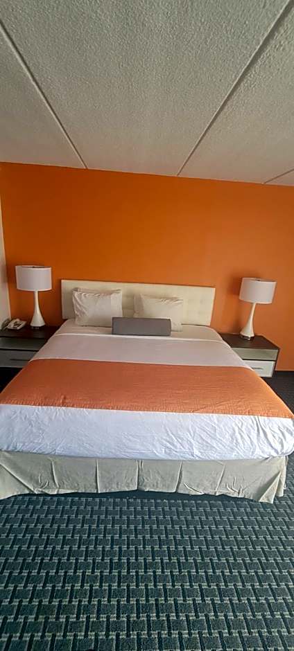 Howard Johnson by Wyndham Newburgh