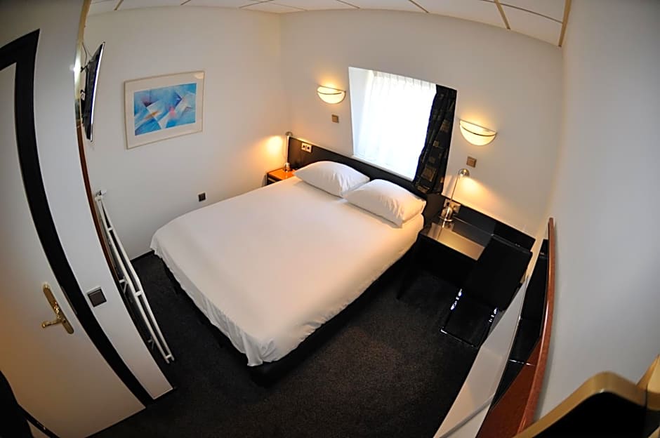 Budget Hotel Le Beau Rivage