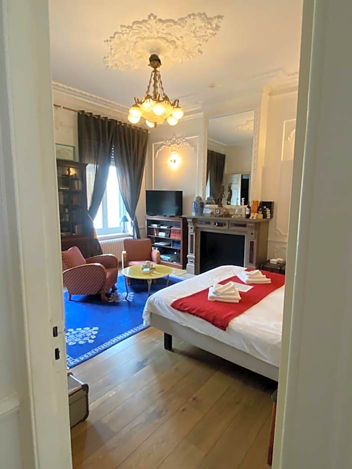 The Museum - Au Lit, Jérôme!