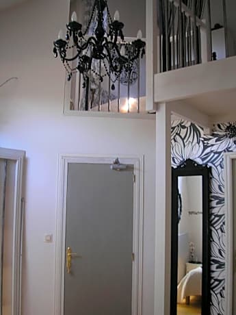 Studio - Split Level