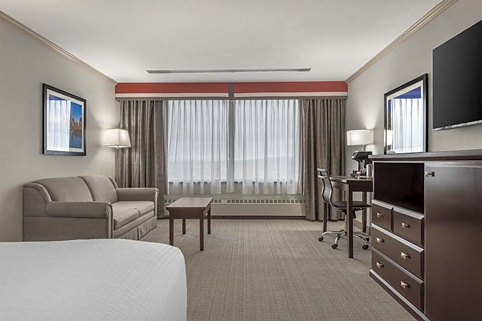 Best Western Plus Port O'Call Hotel