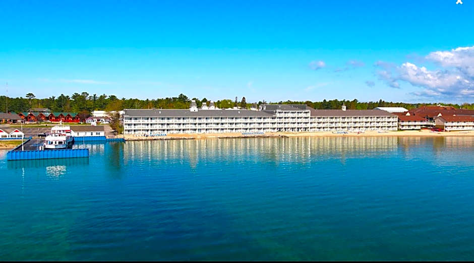 Hamilton Inn Select Beachfront Mackinaw City