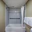 Econo Lodge Inn & Suites