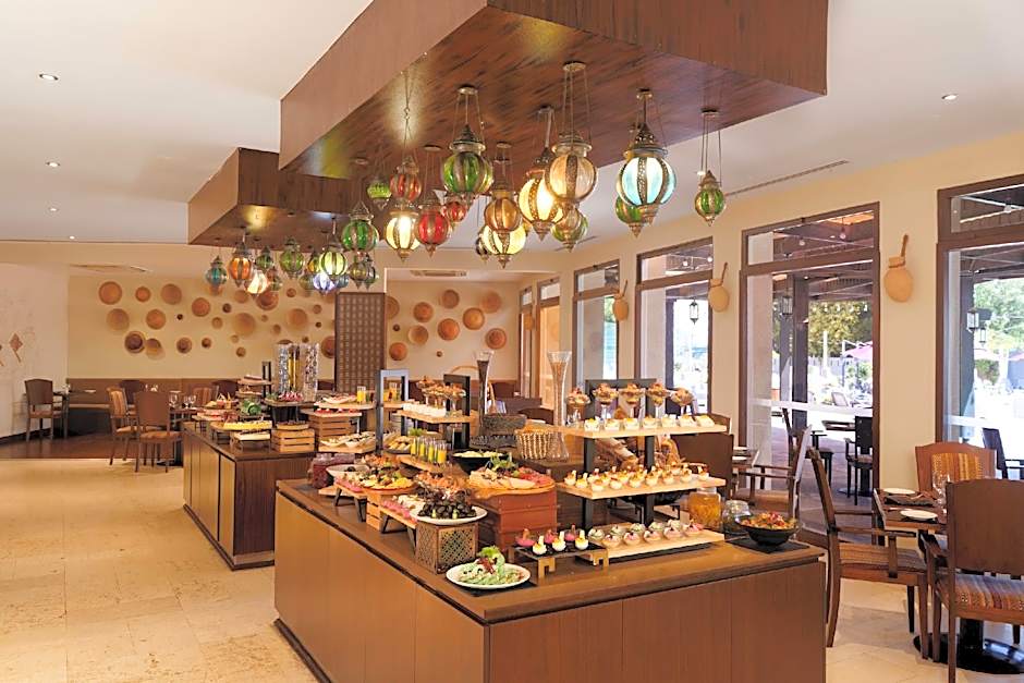 Al Falaj Hotel