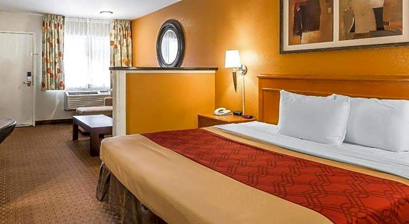 Econo Lodge & Suites El Cajon San Diego East – El Cajon, CA