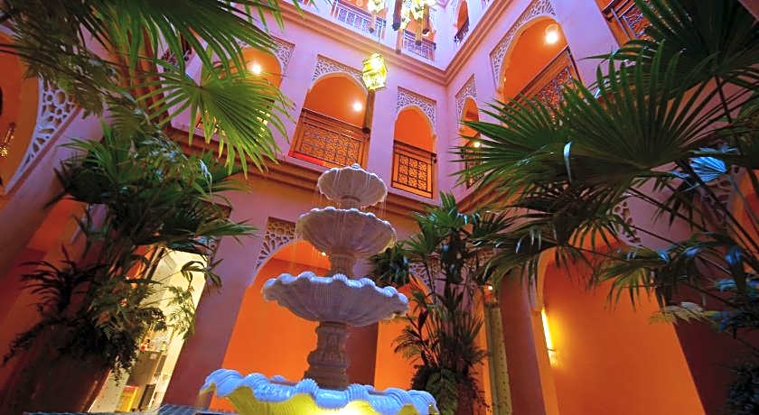 Amanda Hotel
