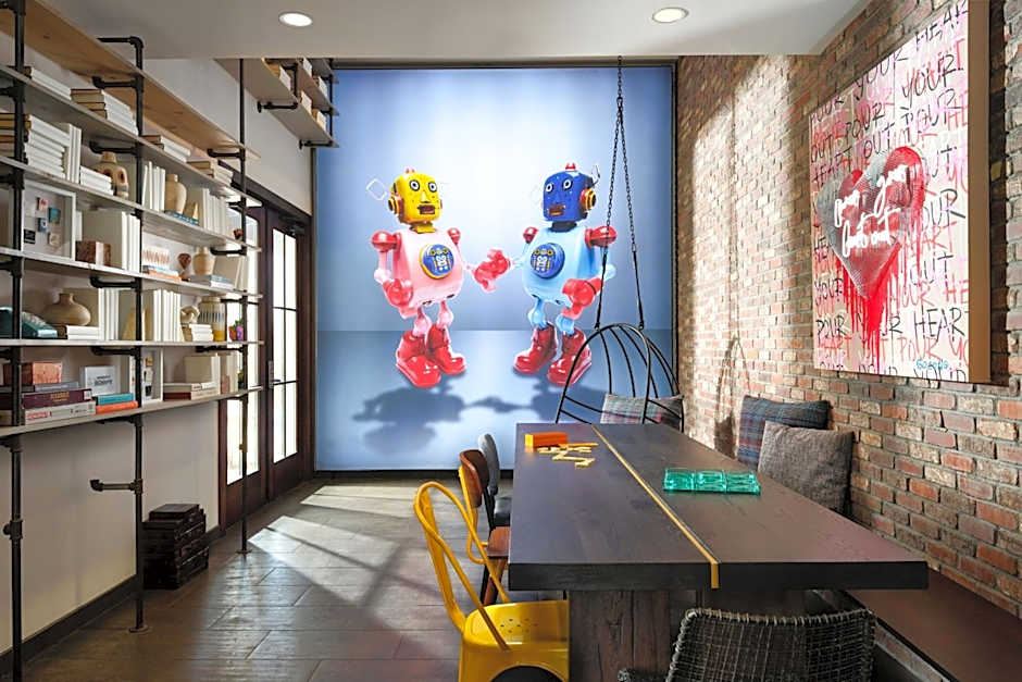 Moxy Santa Barbara