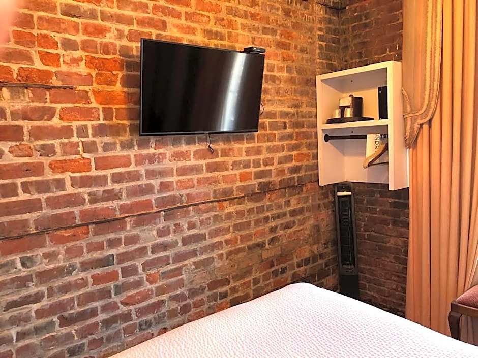 Lafitte Hotel & Bar