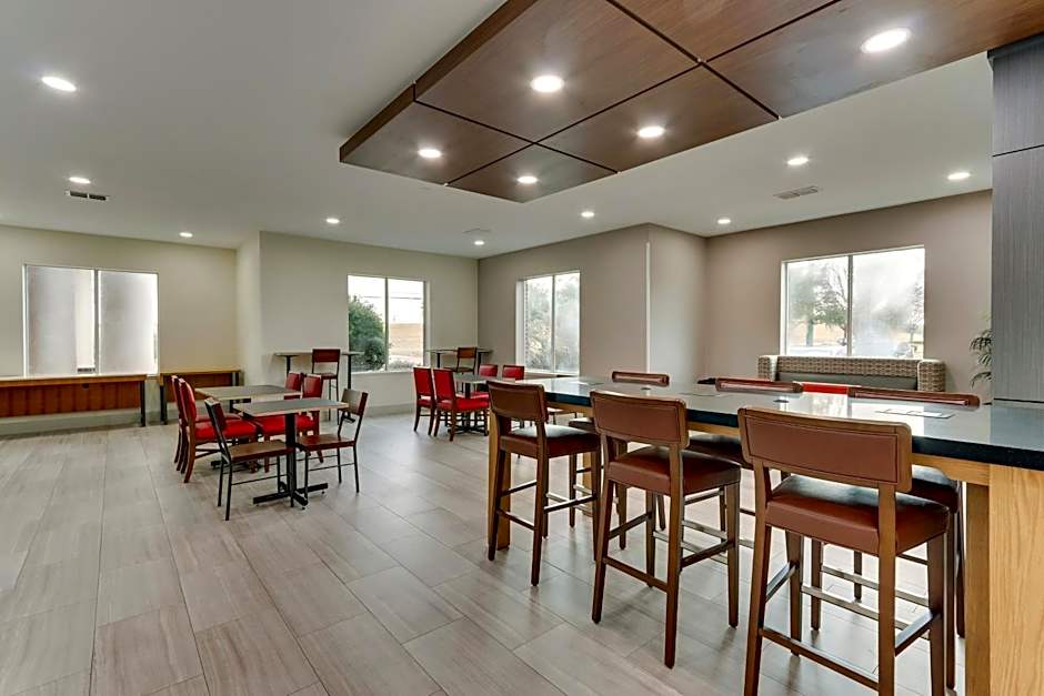 Holiday Inn Express Hotel & Suites Waxahachie By IHG