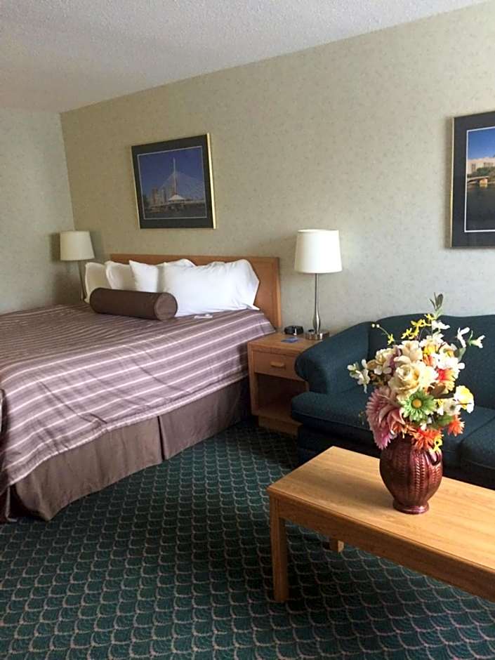 Travelodge by Wyndham Winnipeg East