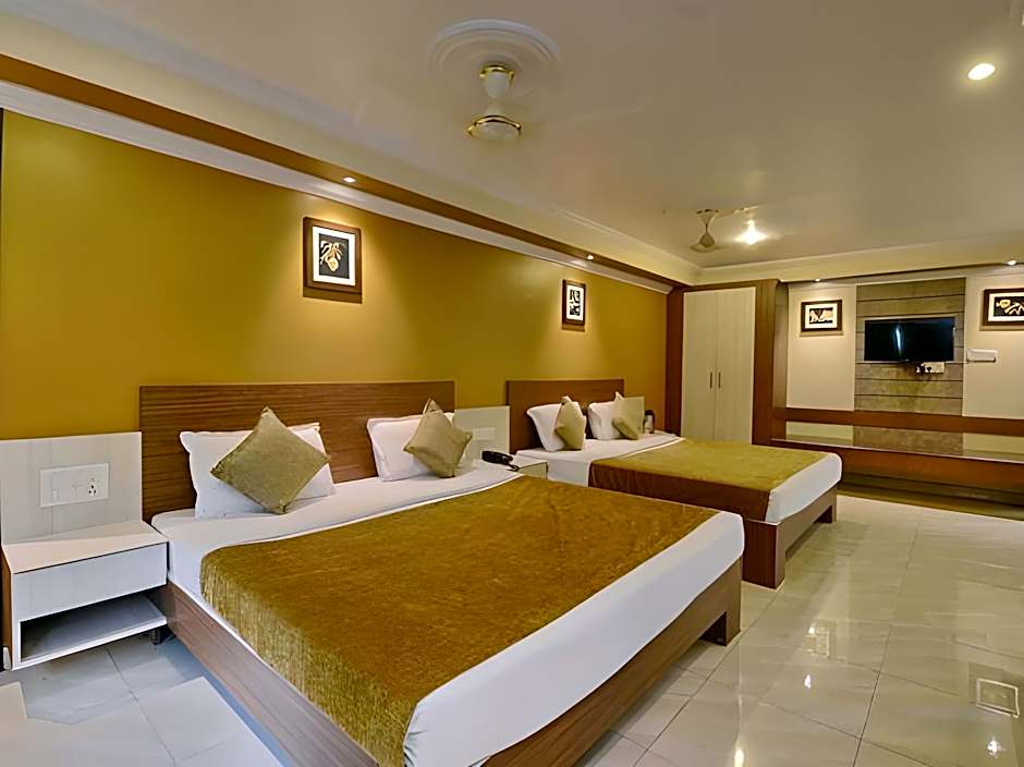 HotelPushpak