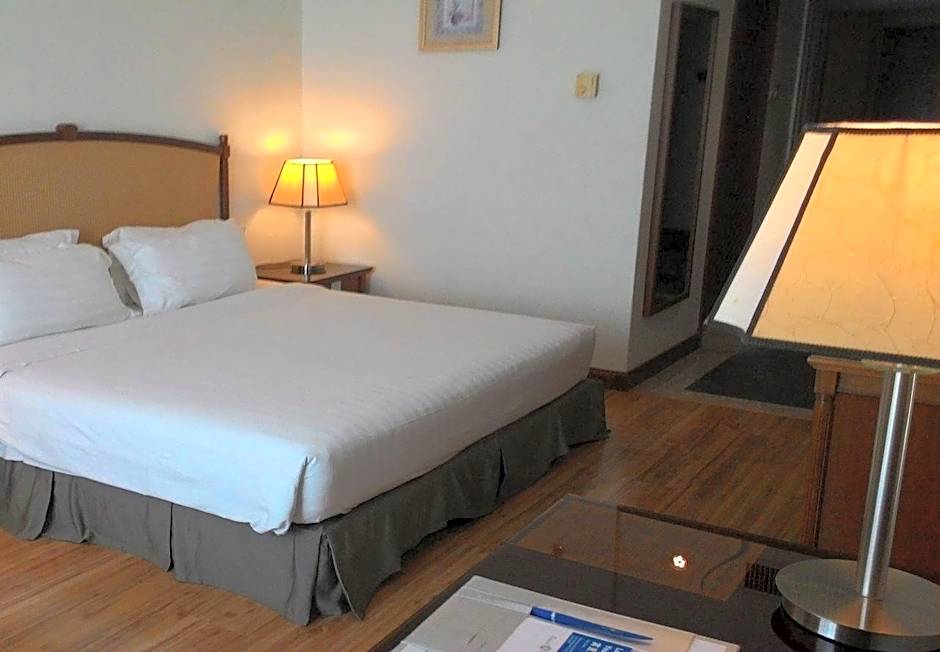 Oriental Crystal Hotel