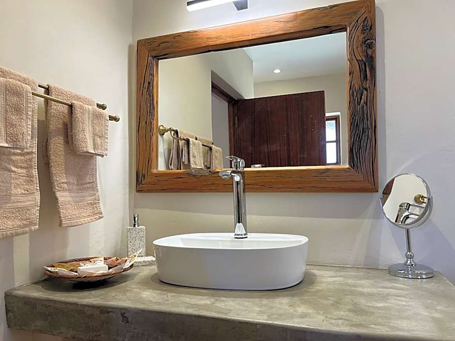 MILIMA Big 5 Safari Lodge