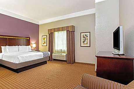 King  Studio Suite with Roll-in Shower - Mobility/Hearing Accessible - Non-Smoking