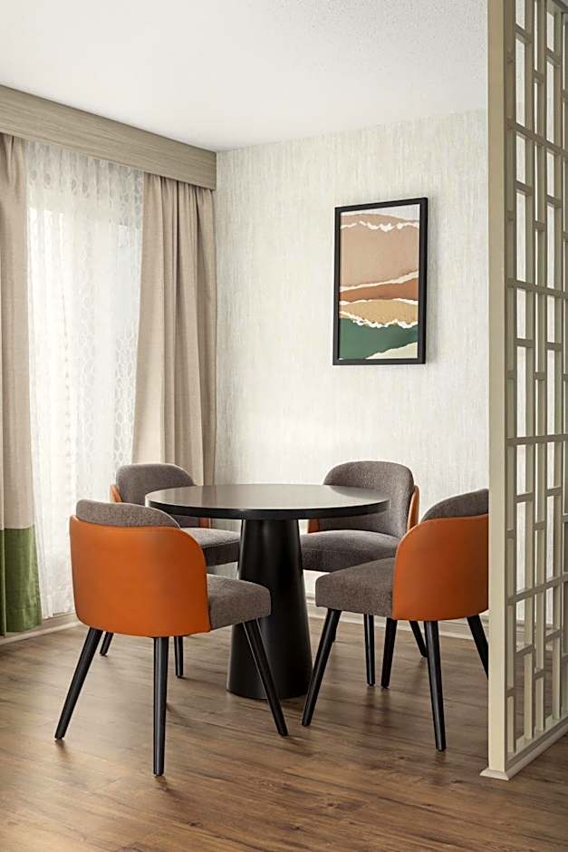 Le Parc Gatineau, Tapestry Collection by Hilton