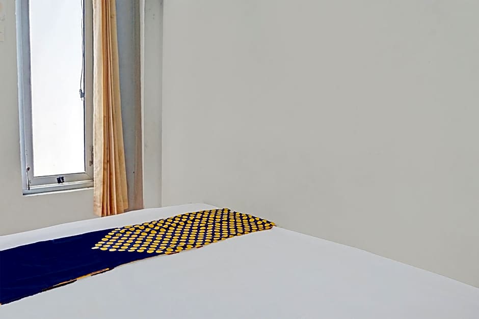 OYO Life 1711 Serayu Sumbersari Residence