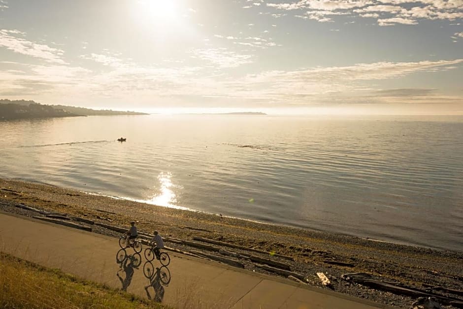 Dashwood Manor Seaside Bed & Breakfast